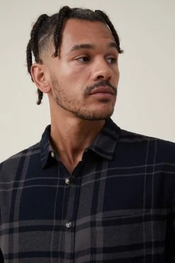 Cotton On Men Boston Long Sleeve Shirt -Cotton Shop 3611320 01 4