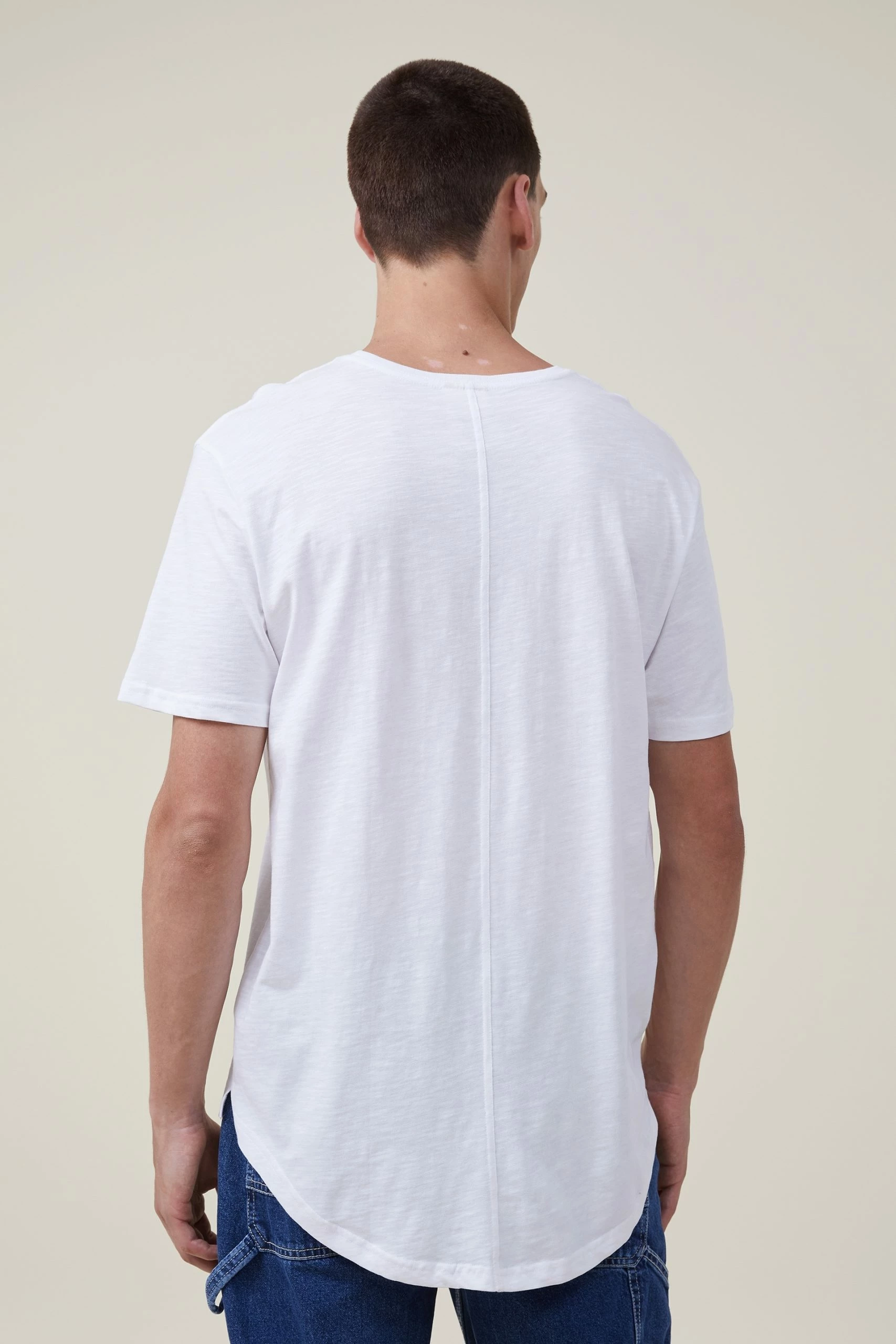 Cotton On Men Scooped Hem T-Shirt 5 Cotton On Men Scooped Hem T-Shirt - Image 3