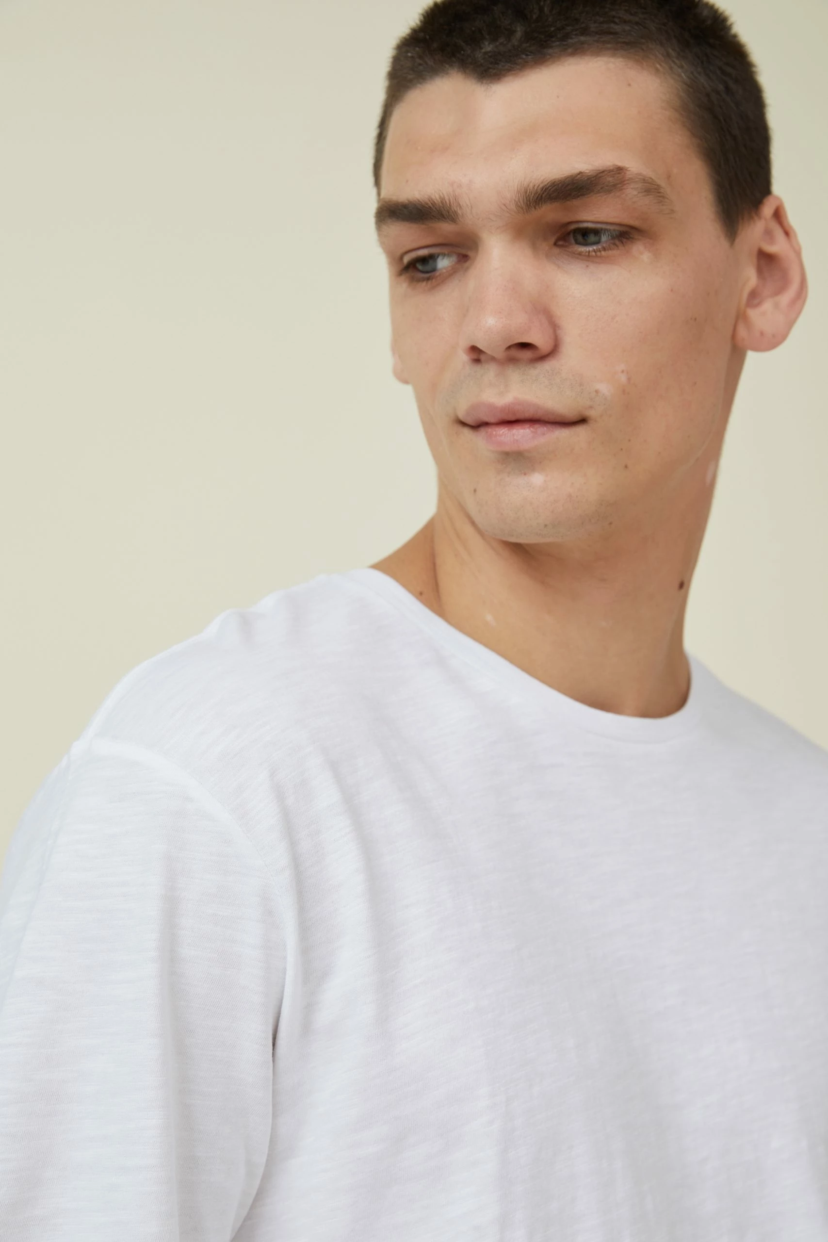 Cotton On Men Scooped Hem T-Shirt 4 Cotton On Men Scooped Hem T-Shirt - Image 2