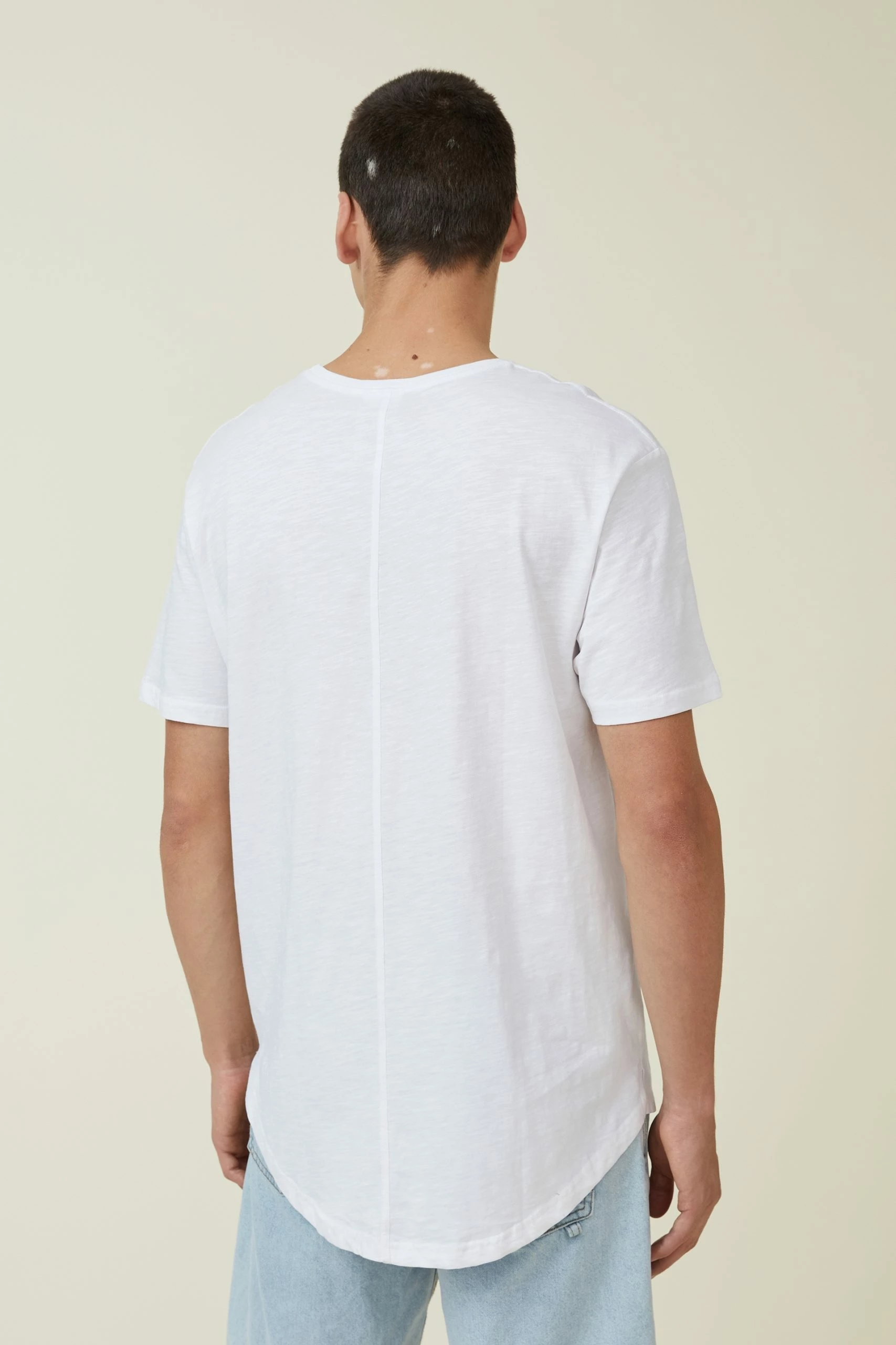 Cotton On Men Scooped Hem T-Shirt 5 Cotton On Men Scooped Hem T-Shirt - Image 3
