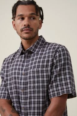 Cotton On Men Eddie Short Sleeve Shirt -Cotton Shop 3612032 02 4