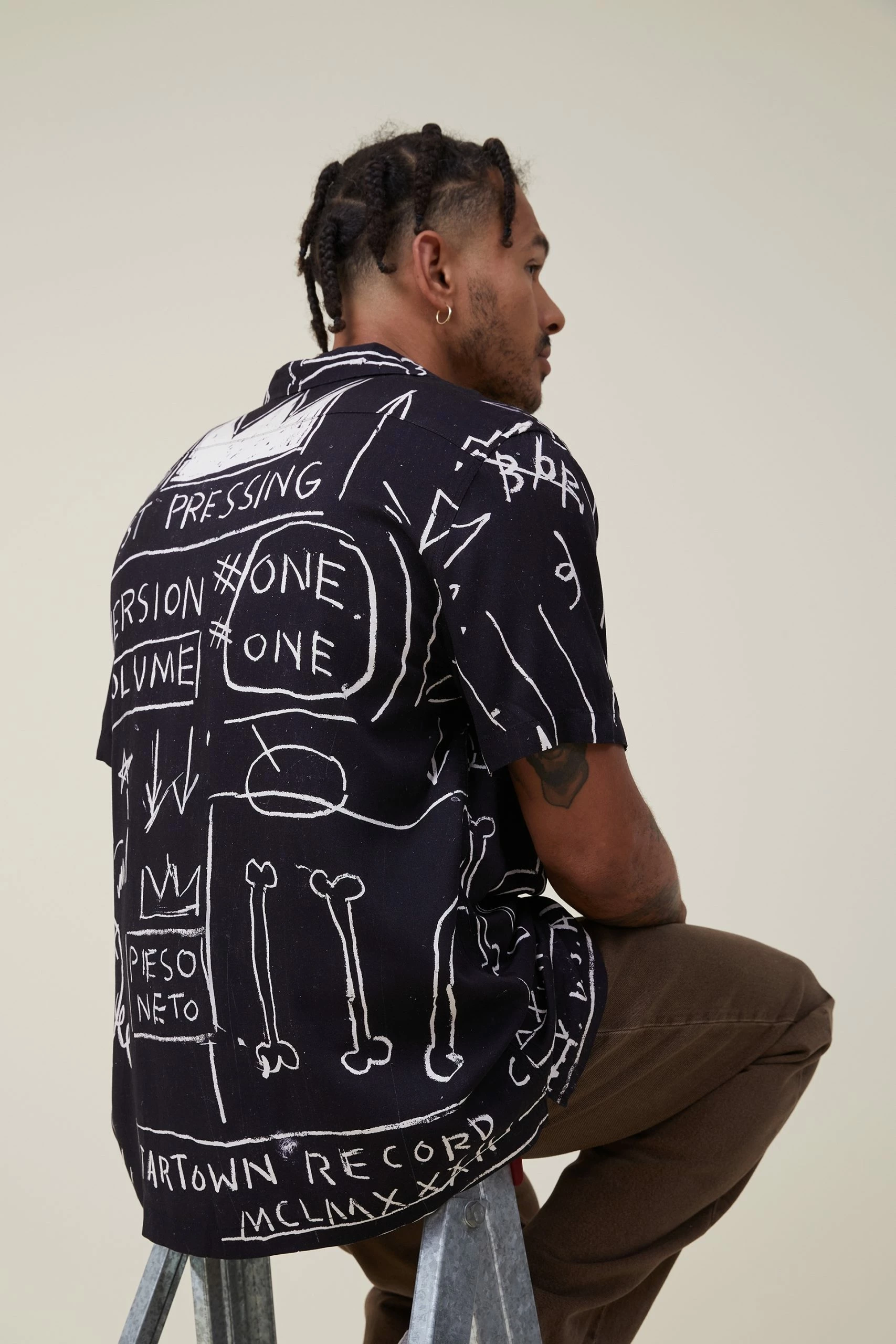Cotton On Men Basquiat Short Sleeve Shirt 3 Cotton On Men Basquiat Short Sleeve Shirt