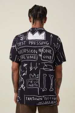 Cotton On Men Basquiat Short Sleeve Shirt 9 Cotton On Men Basquiat Short Sleeve Shirt -Cotton Shop 3612040 03 3
