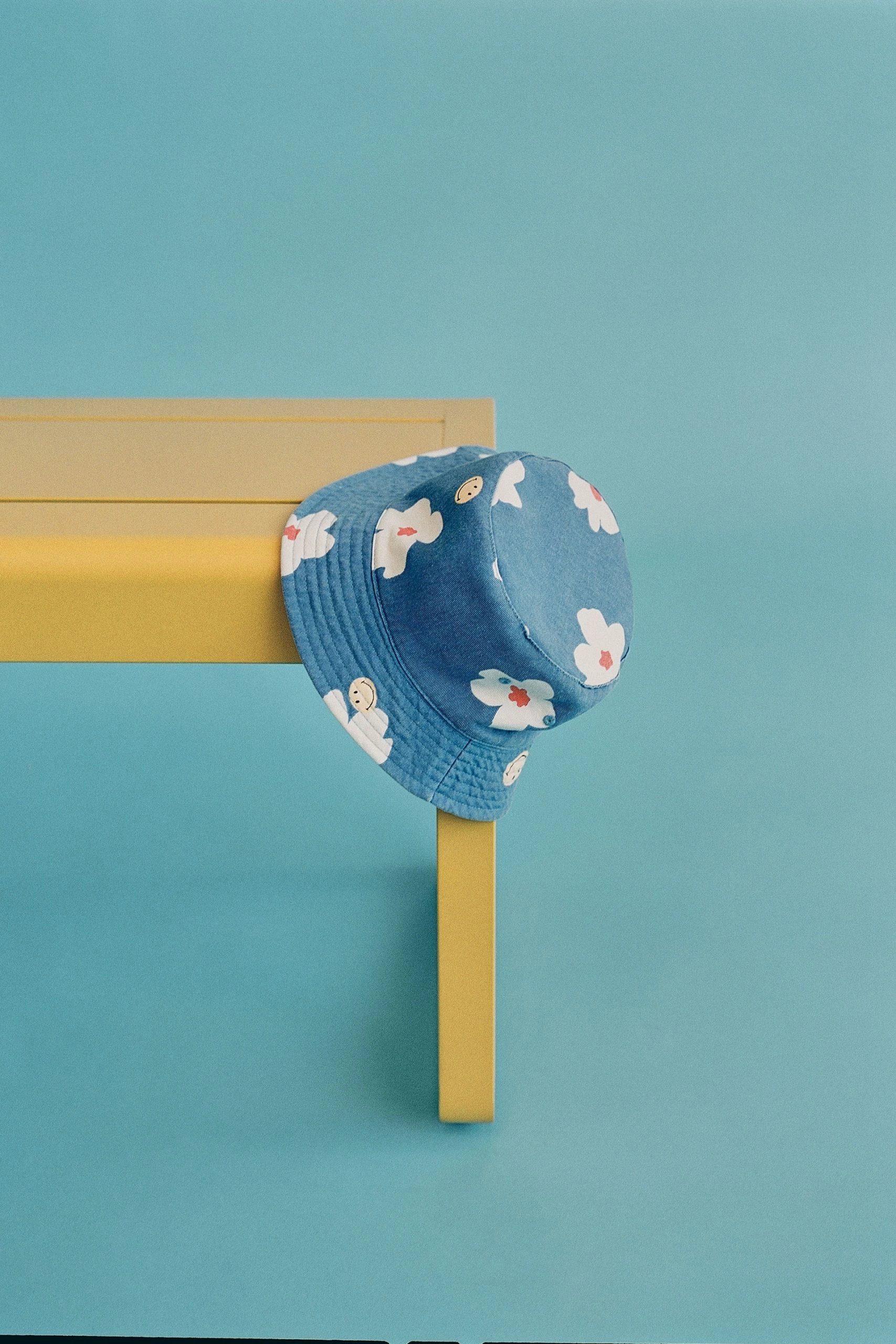 Cotton On Men Smiley Bucket Hat 4 Cotton On Men Smiley Bucket Hat - Image 2