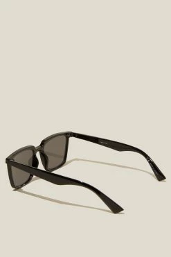Cotton On Men Newtown Sunglasses 7 Cotton On Men Newtown Sunglasses -Cotton Shop 363793 04 3